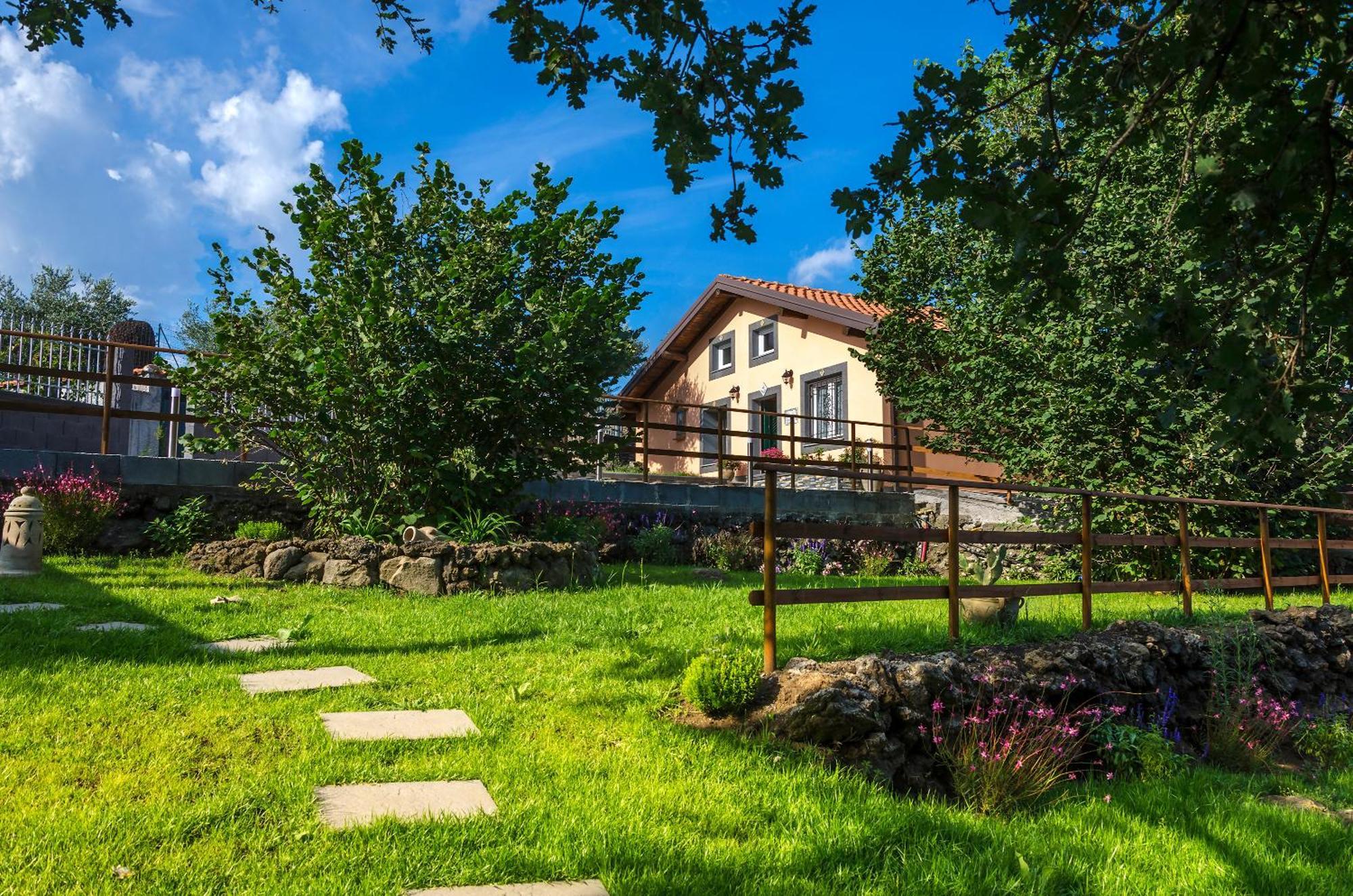 Villa Del Gelso Chalet Nel Parco Delletna Mascali Exterior foto